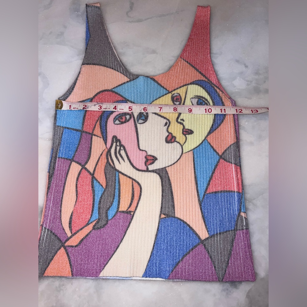 Abstract Ribbed Tank - Picture 5 of 6